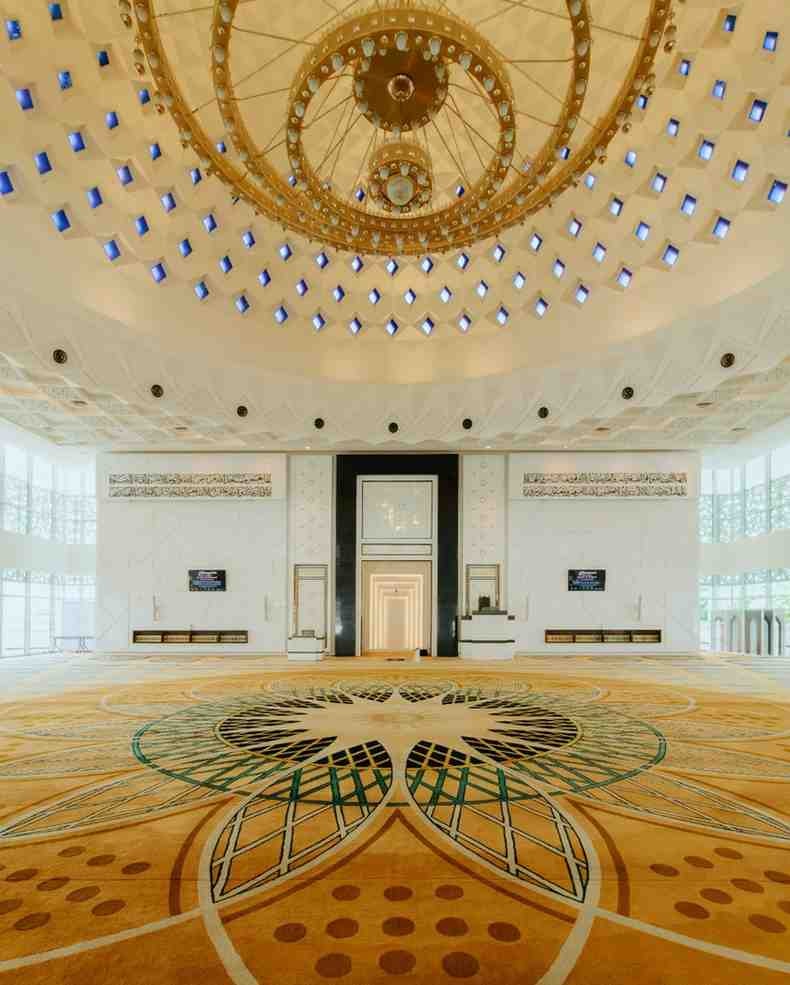 Geometric Banquet Carpets